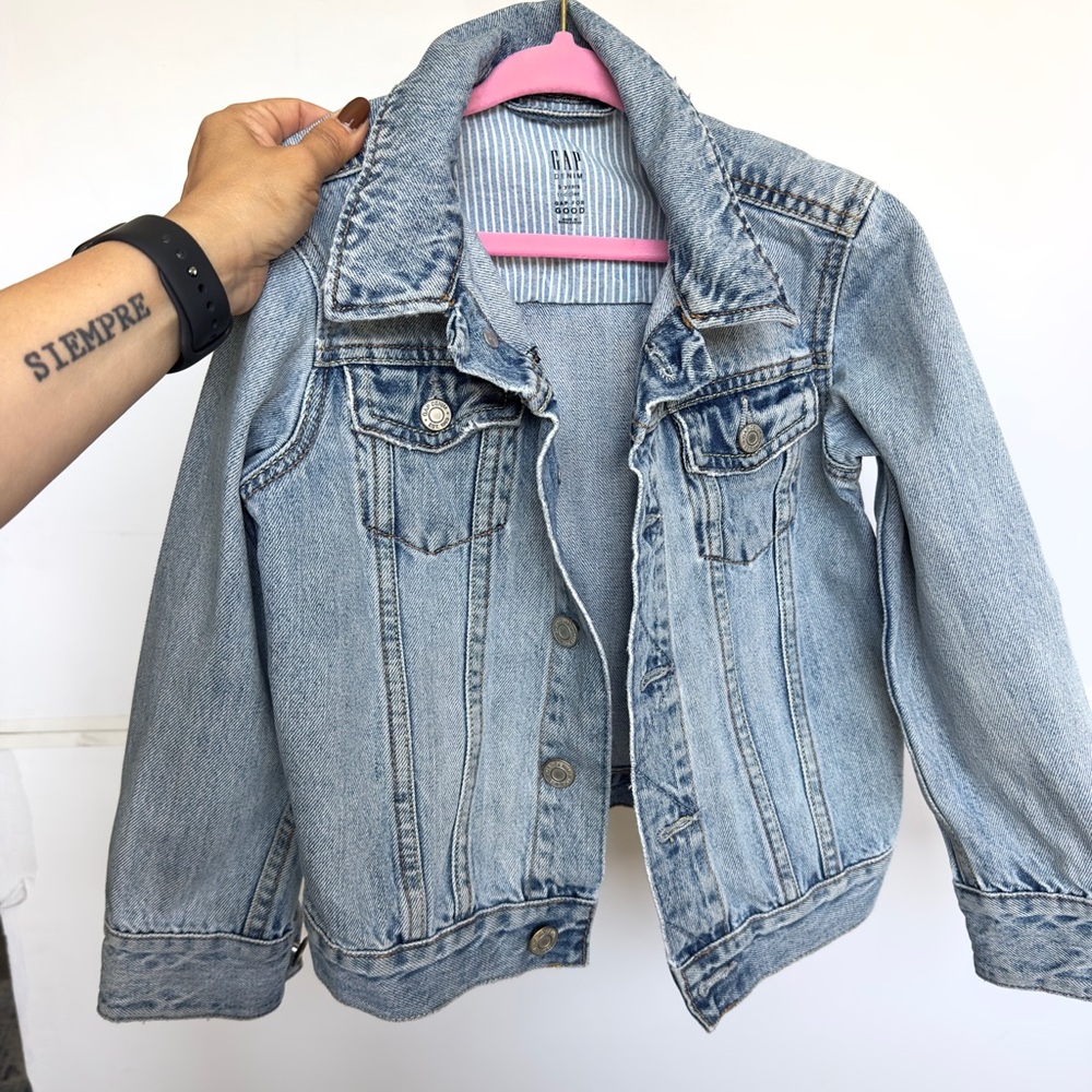GAP Blue Jean Jacket Classic Denim Style
